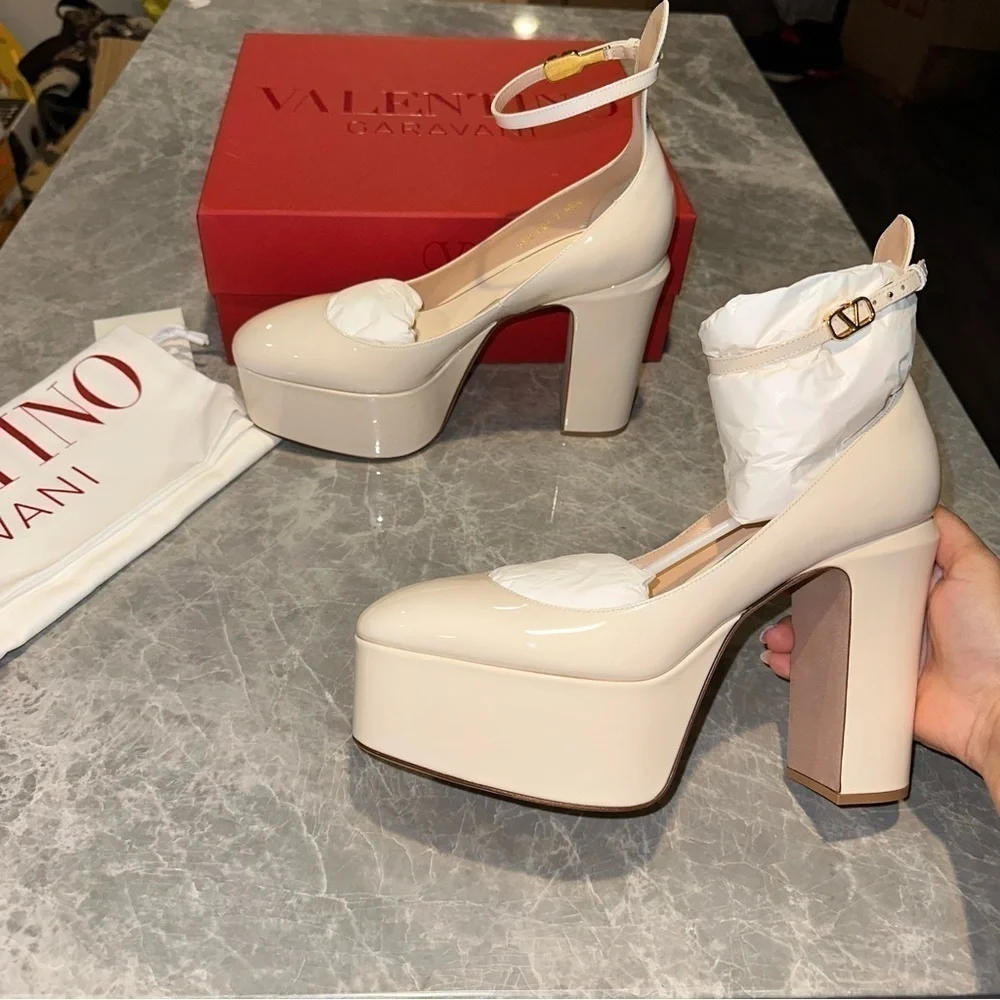 New Size 40.5 Valentino Garavani Tan Go Platform